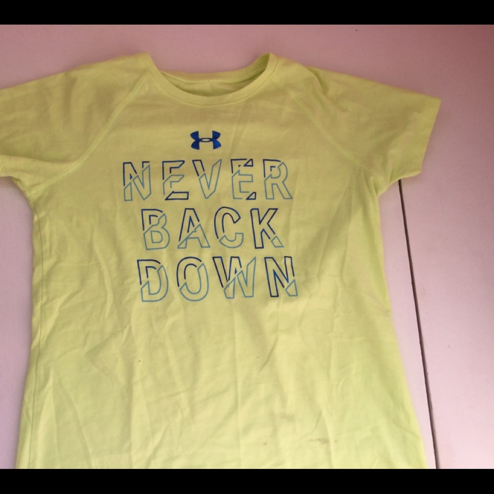Under armor kids medium shirt